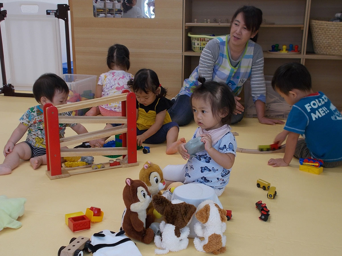 異年齢一緒に自由遊び 保育の様子(異年齢一緒に自由遊び)