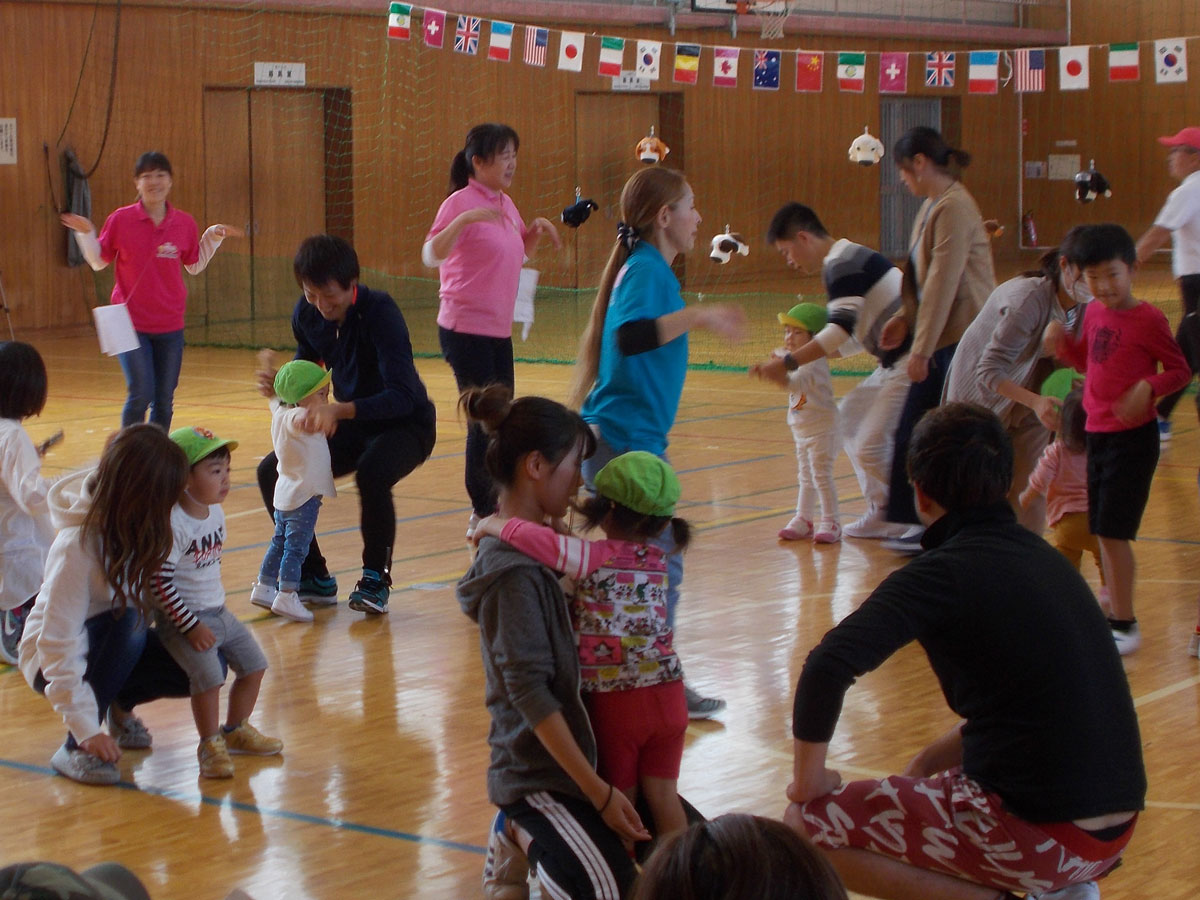 秋の交流会、親子で身体をいっぱい動かそう